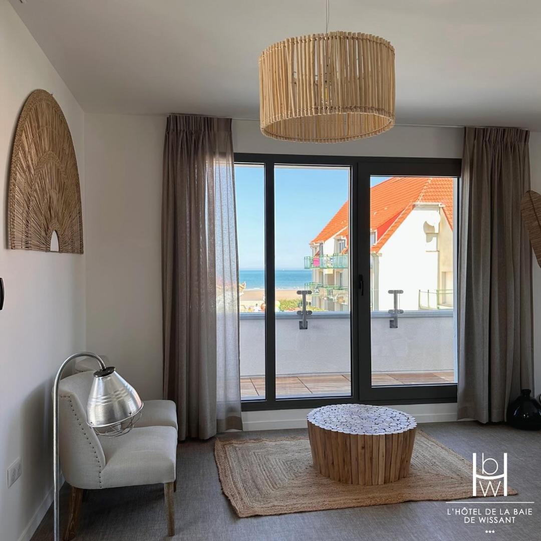 Logis-De La Baie De和Hotel Wisant