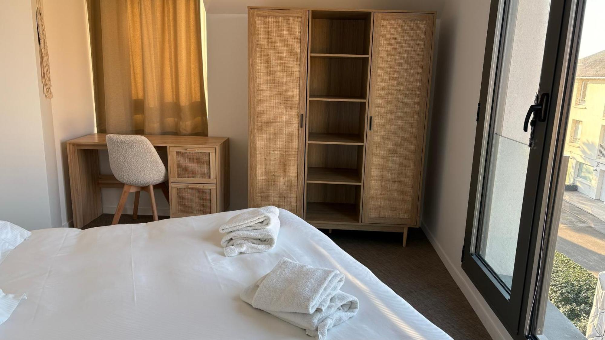 物流-De La Baie De&Hotel 3*